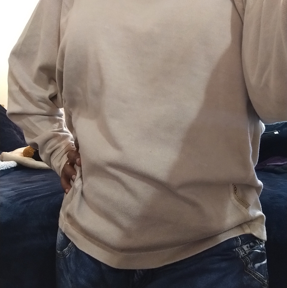 💙UGG Open Back Shirt (med only)💙 - Picture 2 of 11